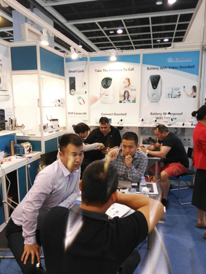 億聯智能攜新品驚艷亮相香港展與廣交會，引領電子產品創新風潮